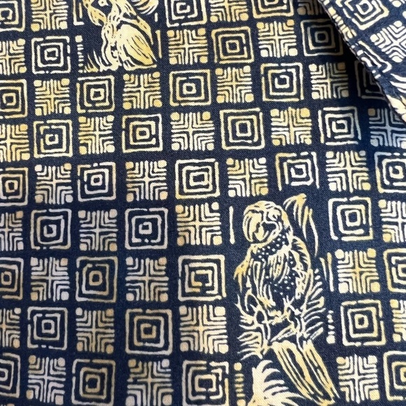 Tori Richard Parrots Cotton Blend Hawaiian Abalone Button Shirt L - Picture 3 of 10